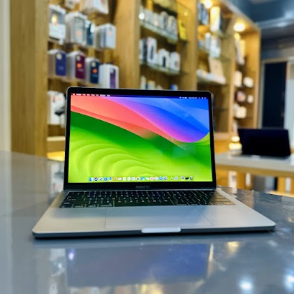 MacBook Pro 2018 13" Retina  Core i5 16 - 512 GB SSD (Built-in)